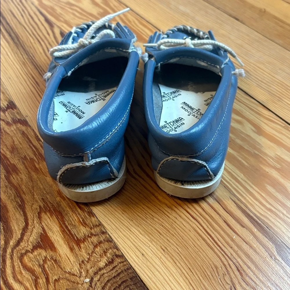 Minnetonka Kids Moccasins in Blue with Beaded Design